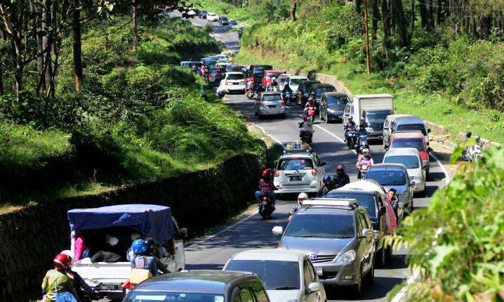 Macet Lembang Makin Parah Macet Lembang Makin Parah