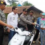 Lacak Identitas Korban, Polsek Ibun Serahkan Langsung Kendaraan Curian ke Rumah Pemiliknya