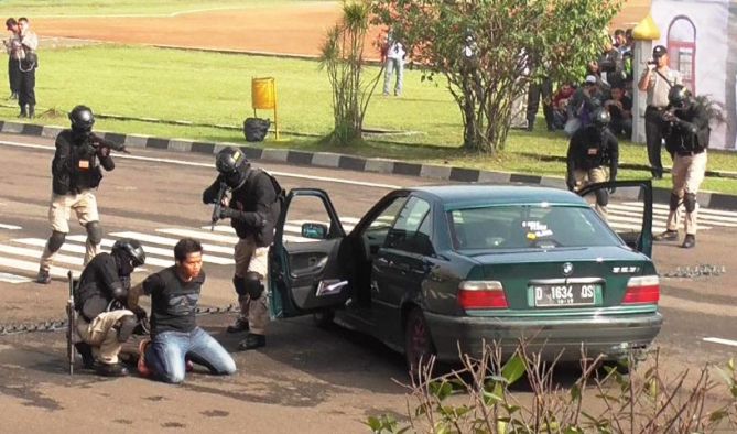 KPU Cimahi 'Diserang' Perusuh