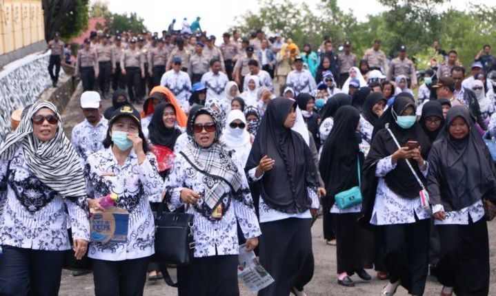 6.296 Guru Jadi CPNS guru