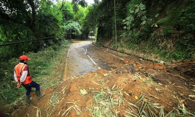 Parongpong-Lembang Ditutup 2 Pekan