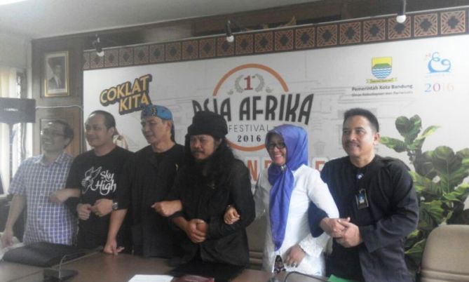 Coklat Kita Meriahkan Puncak Hari Jadi Ke-206 Kota Bandung Coklat Kita Meriahkan Puncak Hari Jadi Ke-206 Kota Bandung