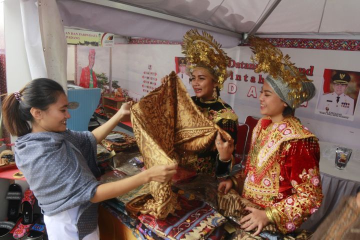 Miliki Karakteristik Sama, Sumbar Gelar Pameran Produk dan Budaya Miliki Karakteristik Sama, Sumbar Gelar Pameran Produk dan Budaya