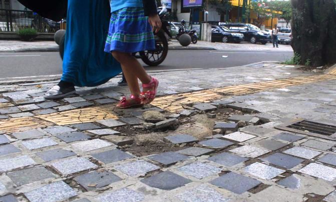 trotoar-rusak-