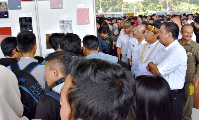 Tekan Angka Pengangguran Tekan Angka Pengangguran