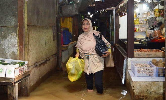 Dede: Stok Makanan Menipis