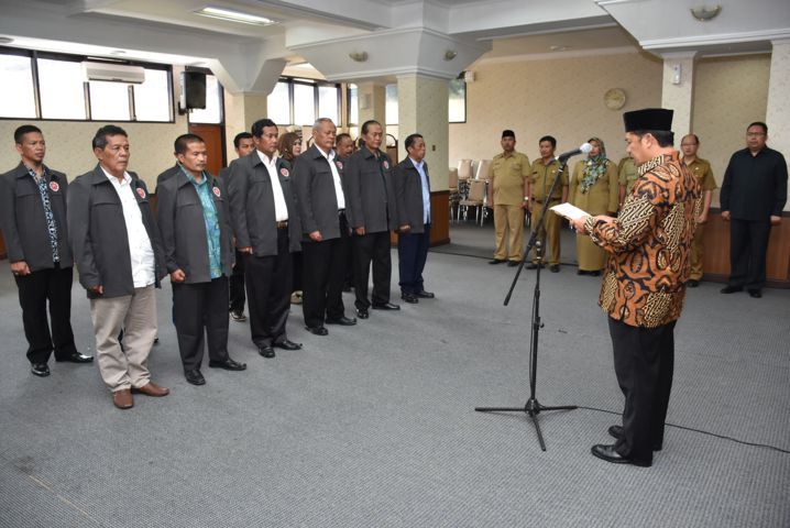 Bupati Bandung Lantik FKDM Bupati Bandung Lantik FKDM