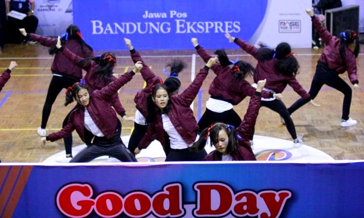 Good Day Good Dance Competition 2016: Santa Angela Beraksi Garang