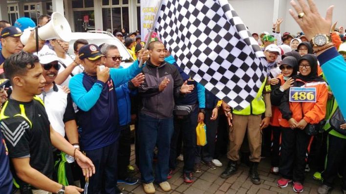 PGRI Gelar Jalan Sehat di Kamojang