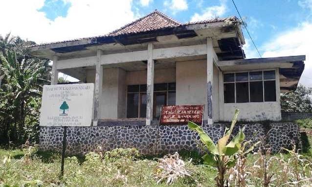 Sudah Dibangun Batal Jadi Kantor, Dibiarkan Terlantar