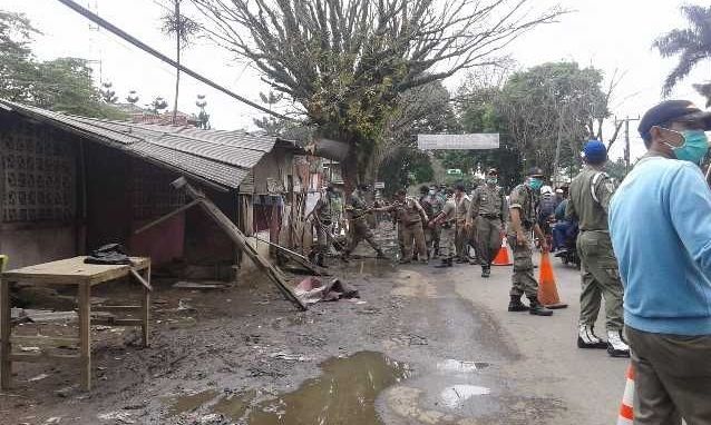 Wujudkan Bandung Sehat, Satpol PP Sikat Bangunan Liar