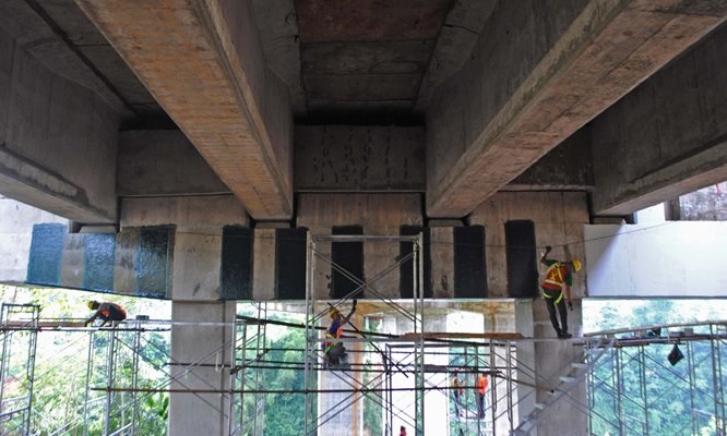 Pengendara Harus Ngebut di Jembatan Cisomang Pengendara Harus Ngebut di Jembatan Cisomang