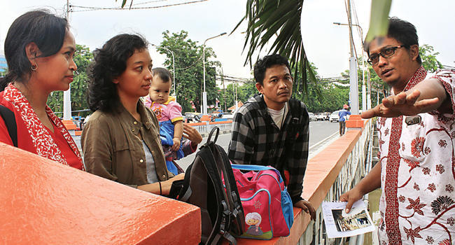 Perjuangan Anak-Anak Adopsi Belanda Menemukan Orang Tua Asli Mereka Perjuangan Anak-Anak Adopsi Belanda Menemukan Orang Tua Asli Mereka