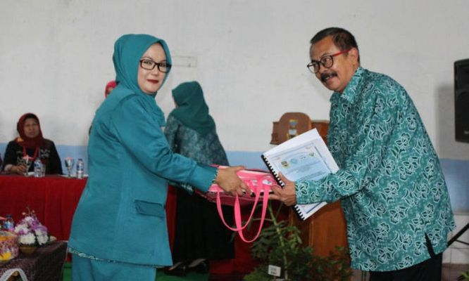 Dirikan Pojok Rokok di Desa Padaasih Dirikan Pojok Rokok di Desa Padaasih