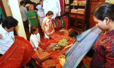 Kampanyekan Batik untuk Pakaian Informal