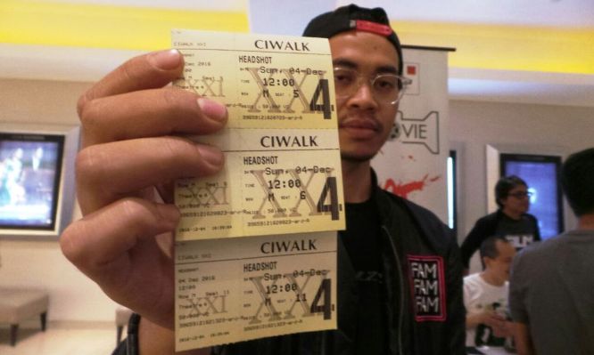 Warga Bandung Antusias Sambut Film Headshot