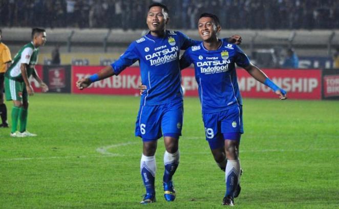 Djanur Tersenyum Puas