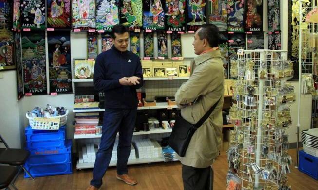 Demi Anak, Rela Lepaskan Gaji Besar di Perusahaan