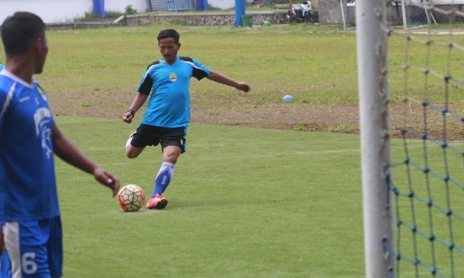 Djanur Kembali Melatih, Segera Belanja Pemain Djanur Kembali Melatih, Segera Belanja Pemain