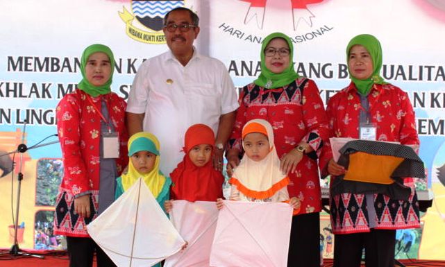 Ajak Anak Komunikasi, Tangkal Dampak Negatif Penggunaan Gadget Ajak Anak Komunikasi, Tangkal Dampak Negatif Penggunaan Gadget