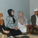 Isteri Ajay Minta Doa Restu Warga