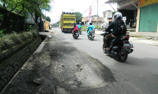PU Genjot Perbaikan Jalan Rusak