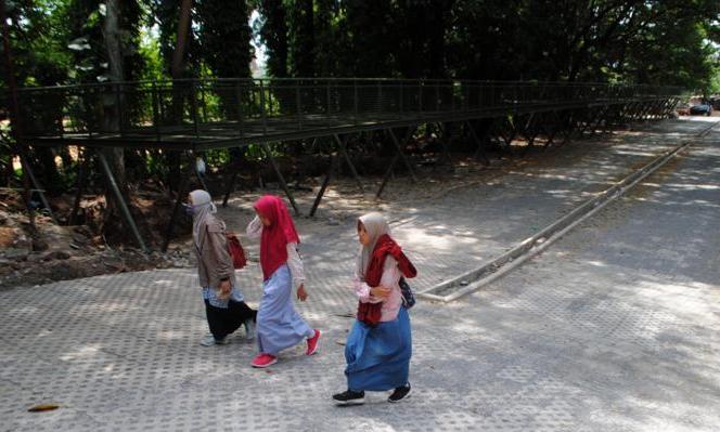 Bangun Dua Koridor LRT Solusi Macet Bangun Dua Koridor LRT Solusi Macet
