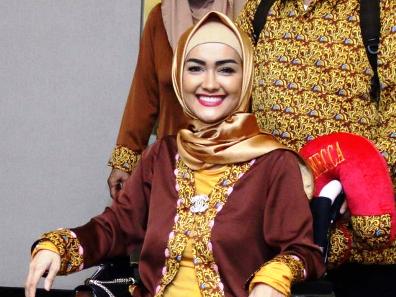 Julia Perez Berangkat Umrah usai Pengobatan Julia Perez Berangkat Umrah usai Pengobatan