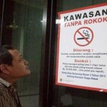 Abubakar Pertanyakan Pojok Khusus Merokok