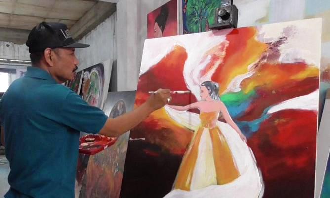 Kolaborasikan Lukisan Abstrak dan Realis Kolaborasikan Lukisan Abstrak dan Realis