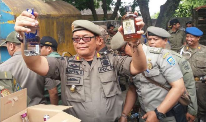 Temukan Miras dan Kondom