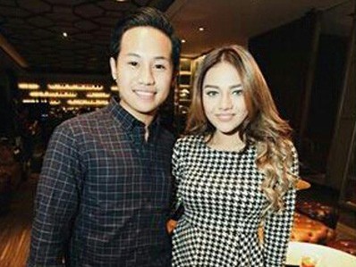 Unggah Kemesraan Pamer Pacar Baru Unggah Kemesraan Pamer Pacar Baru