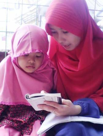 Berbagi Waktu Mengajar TK, Madrasah dan Kuliah