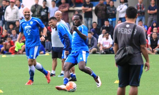 Djadjang Lebih Memilih Erick Weeks