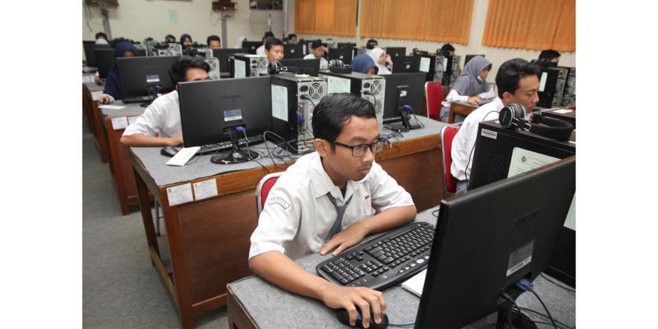 12.023 Sekolah Siap UNBK