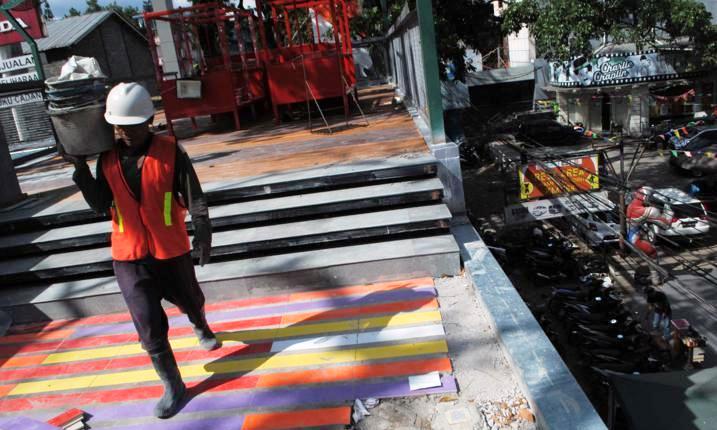 Skywalk Cihampelas Tuntas Akhir Pekan