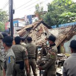 Satpol PP Bersihkan PKL di AlFathu