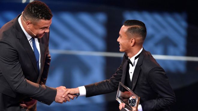 Faiz Raih Penghargaan Gol Terbaik Faiz Raih Penghargaan Gol Terbaik