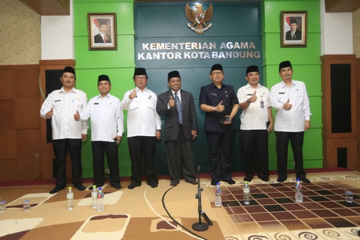 Perkuat Layanan Publik, Yossi Motivasi Pegawai Kemenag Kota Bandung