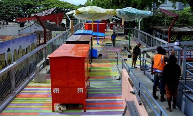 Pemkot Antisipasi PKL ’Siluman’ skywalk