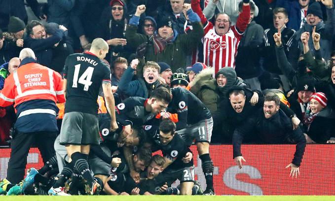 Bukan untuk Mengagumi Stadion