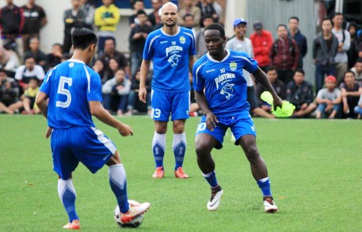 Matsunaga-Erick Weeks Harus Klop