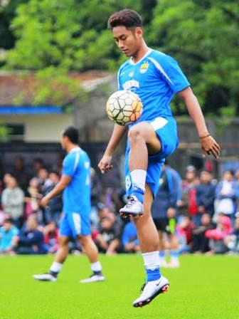 Henhen Belajar dari Para Senior