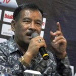 Anggap Main di Kandang