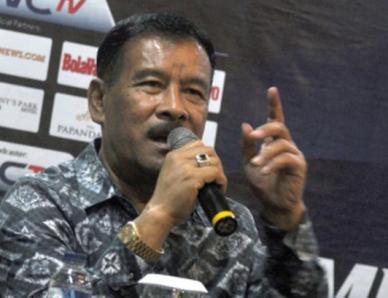 Anggap Main di Kandang