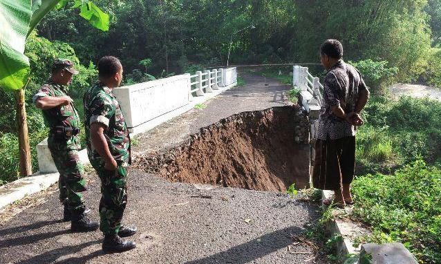 Bangun Kembali Jembatan Pabuaran