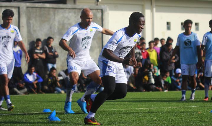 Tantangan Laga Perdana, Persib Patuhi Regulasi Pemain Tantangan Laga Perdana, Persib Patuhi Regulasi Pemain