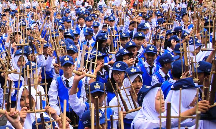1.000 Angklung Berkumandang