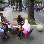 Kembalikan Romantisme Pejalan Kaki, Emil Resmikan 19 Trotoar