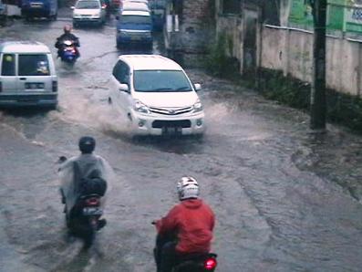 Disinyalir Tiga Kelurahan Rawan Bencana Alam Disinyalir Tiga Kelurahan Rawan Bencana Alam